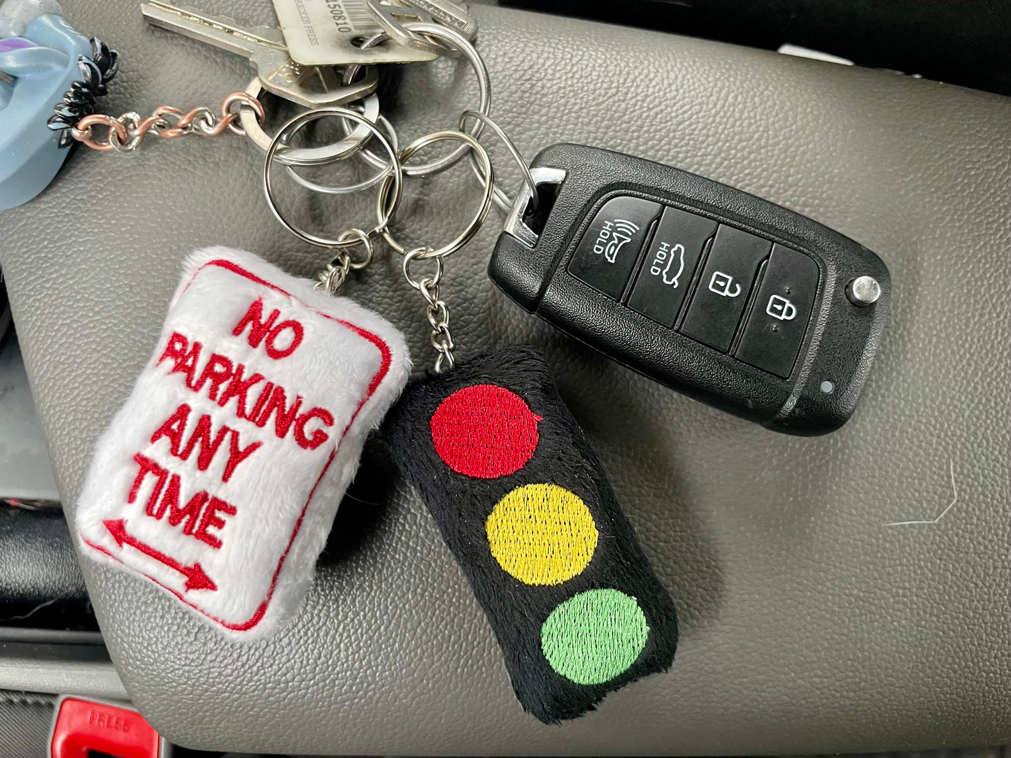 Traffic Signal - Plush Keychain