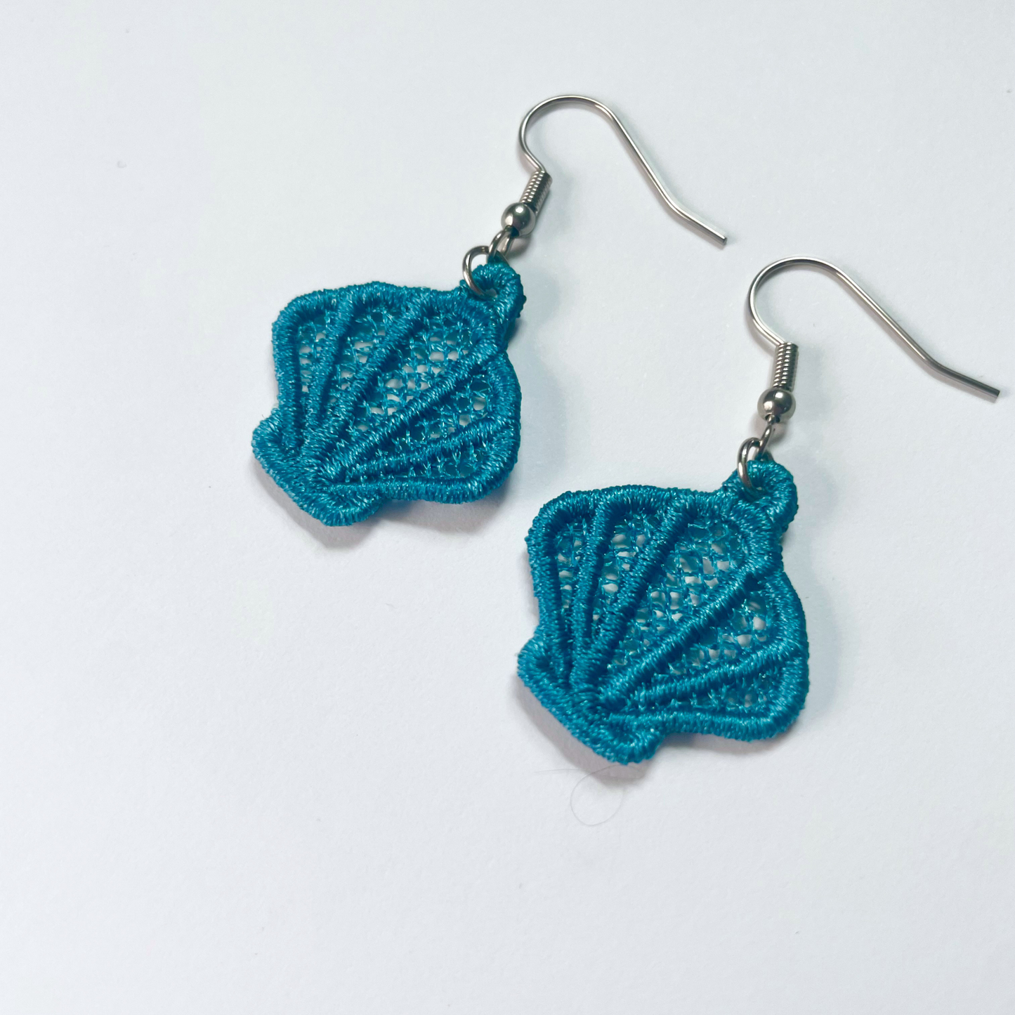 Seashell Freestanding Lace Charm