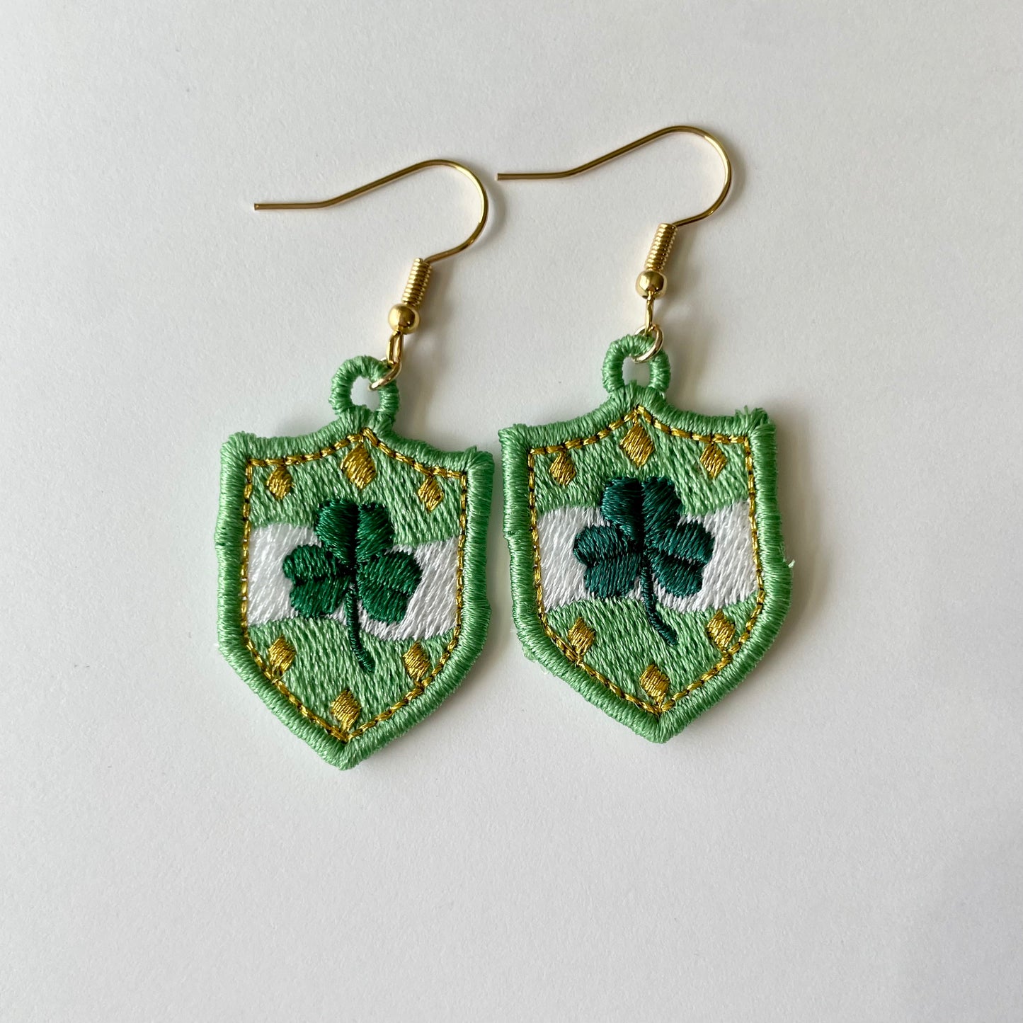 Clover Medieval Shield - Freestanding Charm