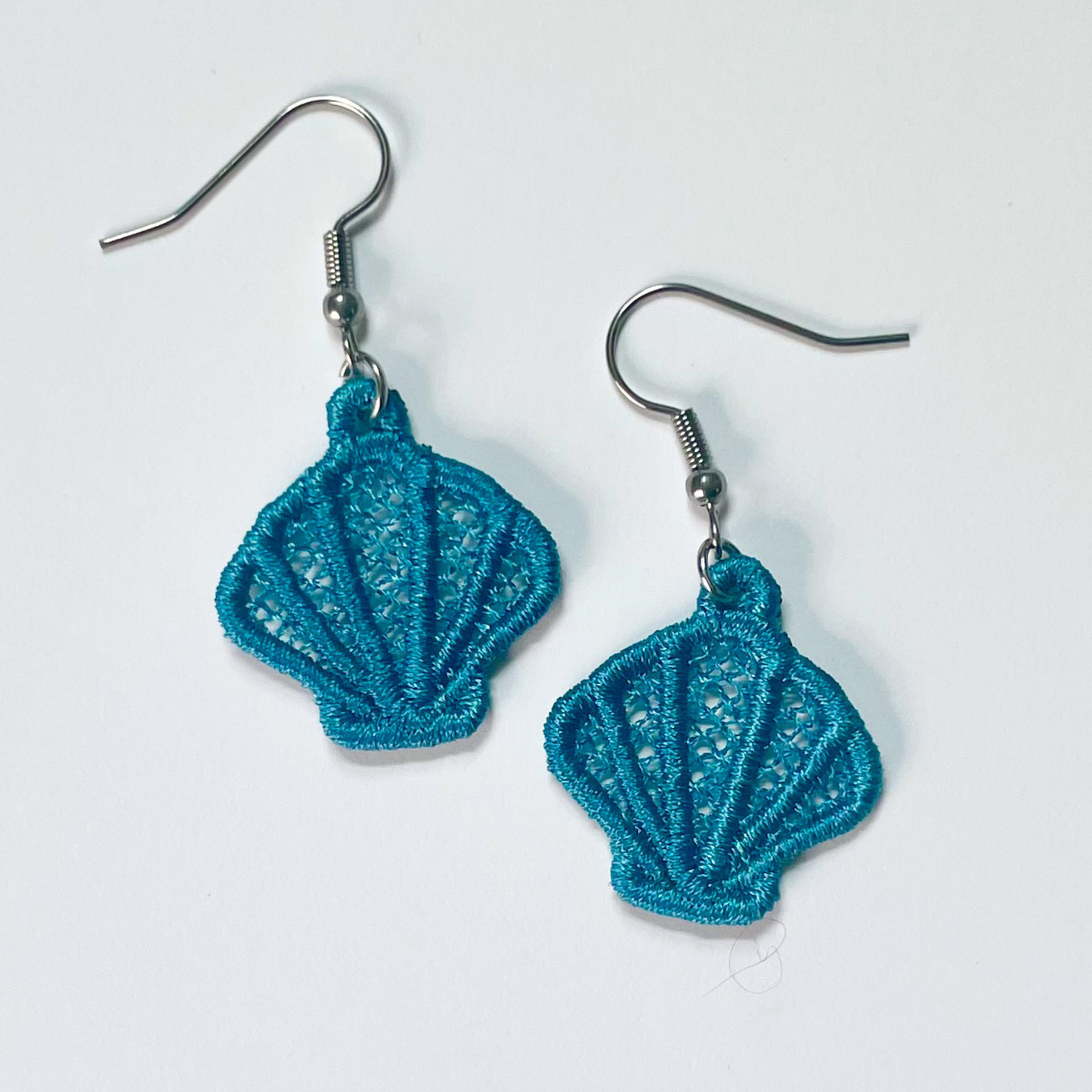 Seashell Freestanding Lace Charm